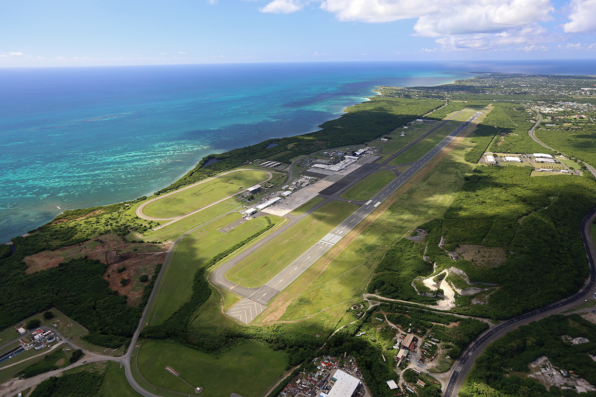 Henry E. Rohlsen Airport&rsquo;s Runway 10-28 