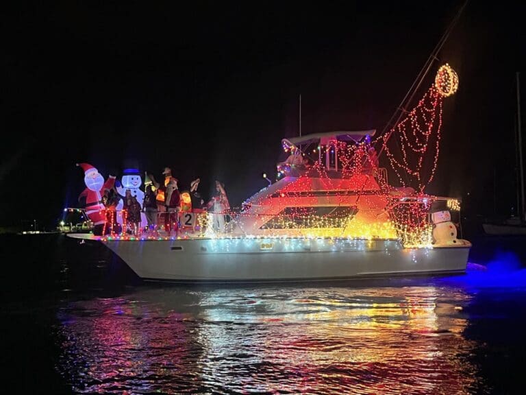Photo Focus: Boaters Dazzle as they Sail into the Holiday Spirit