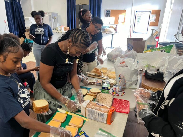 Community Thanksgiving Dinner to Serve Up to 1,000 Residents After Shutdown Strain