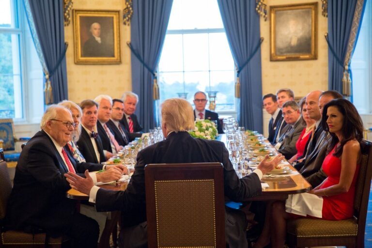 President Donald J. Trump hosts a dinner Monday evening, September 25, 2017, in the Blue Room at the White House in Washington, D.C., with Penny Nance, CEO of Concerned Women for America; Tim Phillips, president of the Americans for Prosperity; Matt Schlapp, chairman of the American Conservative Union; Leonard Leo, executive vice president of the The Federalist Society; Ralph Reed, chairman of the Faith & Freedom Coalition; Marjorie Dannenfelser, President of the Susan B. Anthony List; Ed Feulner, Founder and Acting President of The Heritage Foundation; Tim Goeglein, vice president of external relations, Focus on the Family; and Bob McEwen, former congressman and Executive Director of the Council for National Policy. (Official White House Photos by Shealah Craighead)